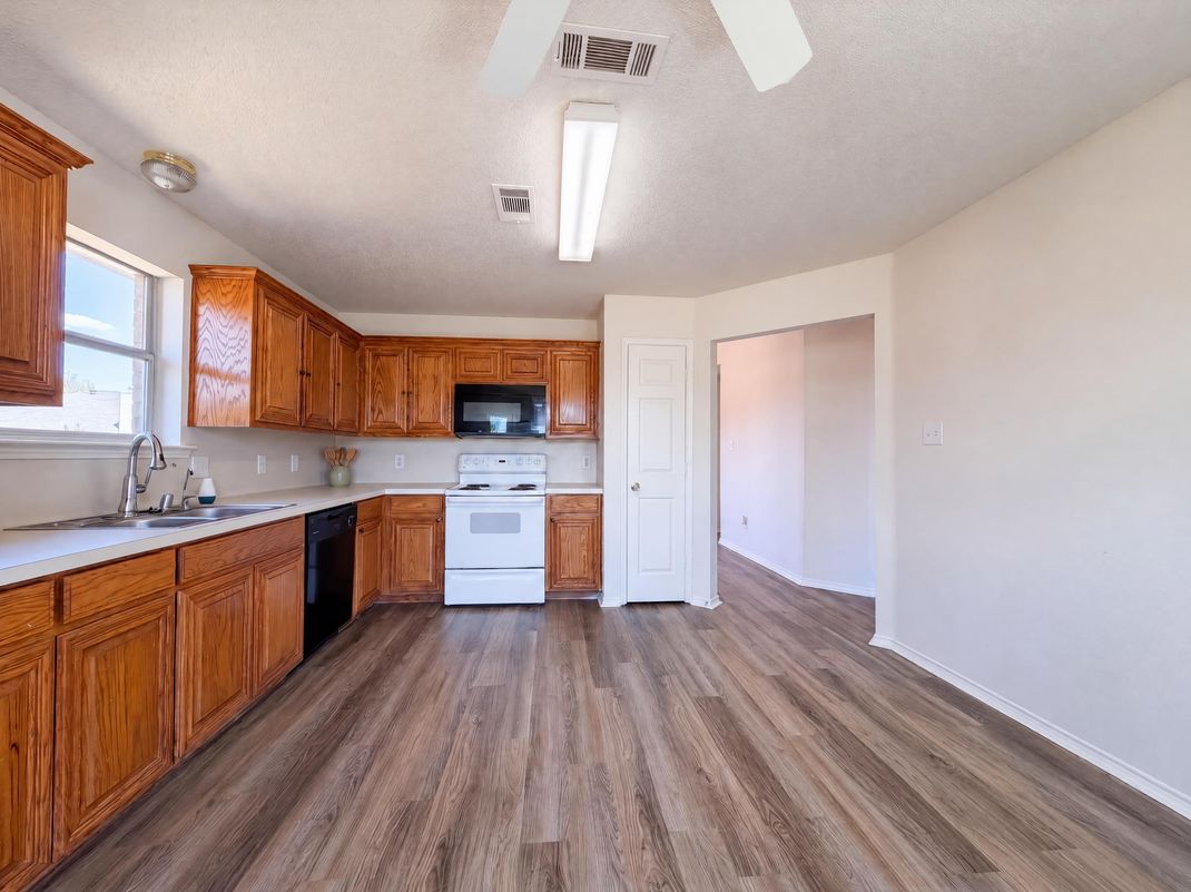 Property photo 3 of 8025 Blue Duck Trl