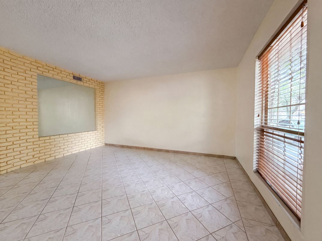 Photo 3 of 19 of 2503 McCue Rd, Houston, TX