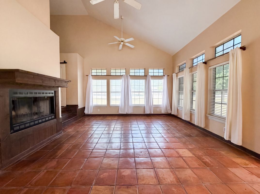 Property photo 3 of 2603 Pecan Valley Dr
