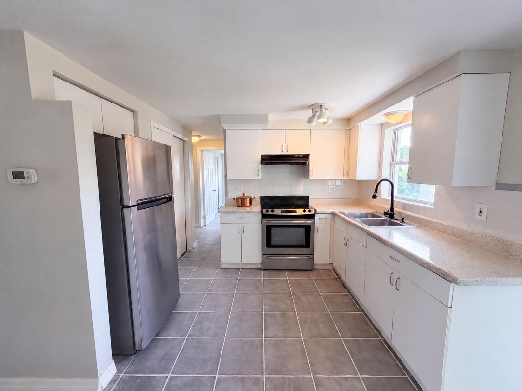 Property photo 2 of 4718 Trafford Rd