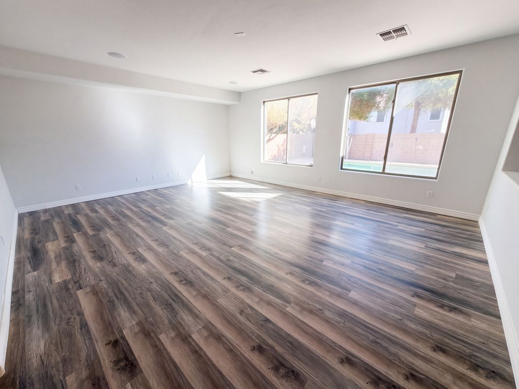 Property photo 3 of 15033 W Aster Dr