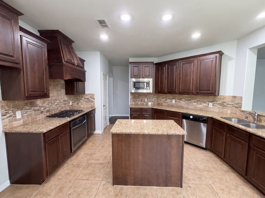 Property photo 2 of 1501 Martin Creek Dr