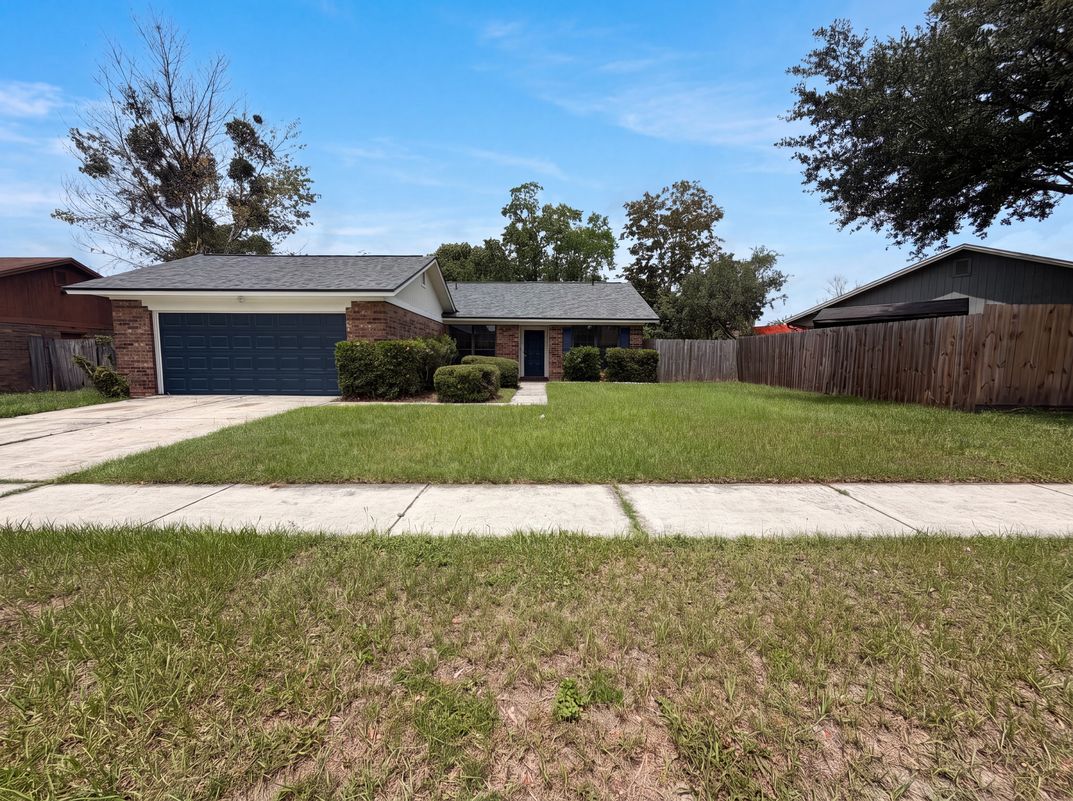 Property photo 1 of 6320 Ian Chad Dr E