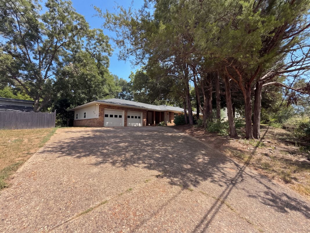 Property photo 1 of 11212 Stuart St