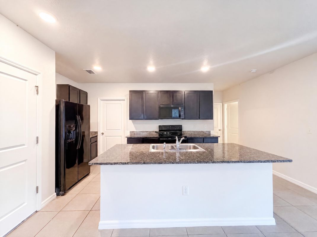 Property photo 2 of 16805 Trite Bend St