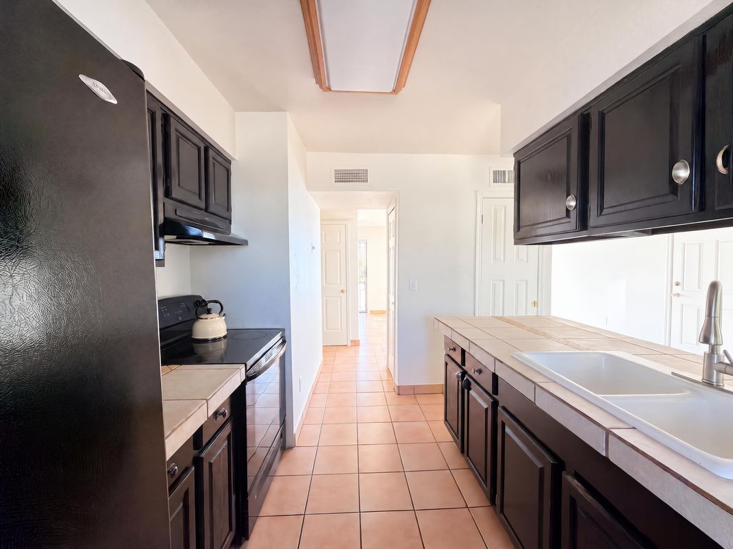 Property photo 2 of 5349 S Greenway Dr