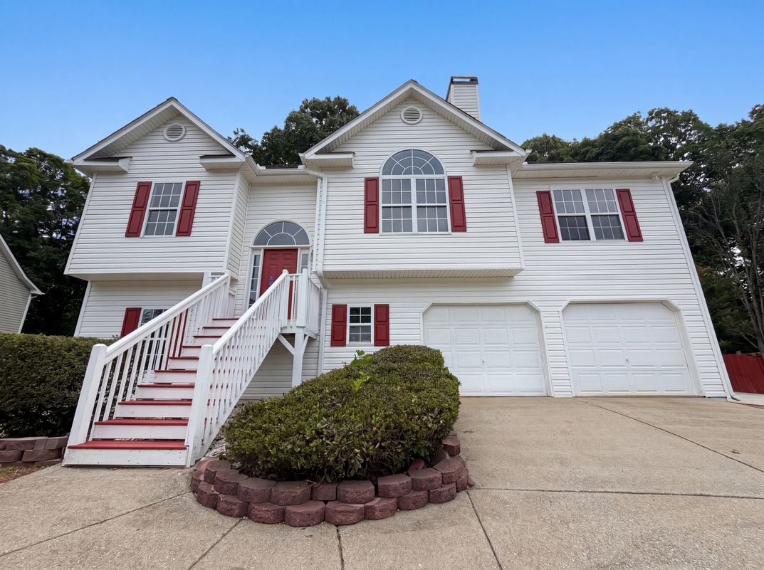 Property photo 1 of 6158 Autumn View Cv NW