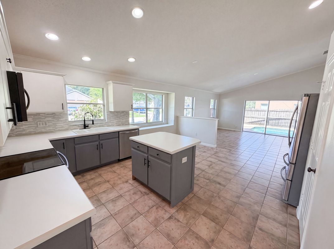 Photo 8 of 34 of 701 Magnolia Creek Cir, Orlando, FL