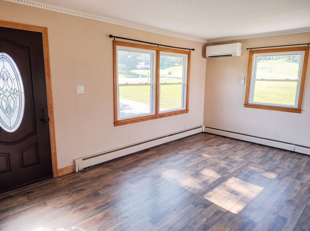 Property photo 3 of 4888 Pinecrest Rd
