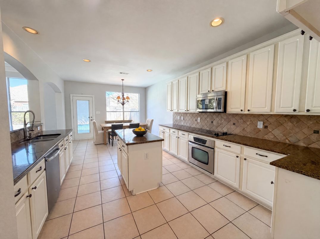 Property photo 2 of 1412 Spring Ridge Ln