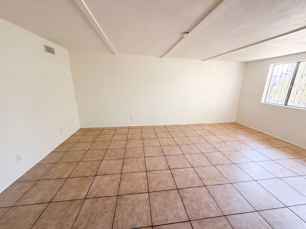 Property photo 3 of 4425 S Silver Beech Ave