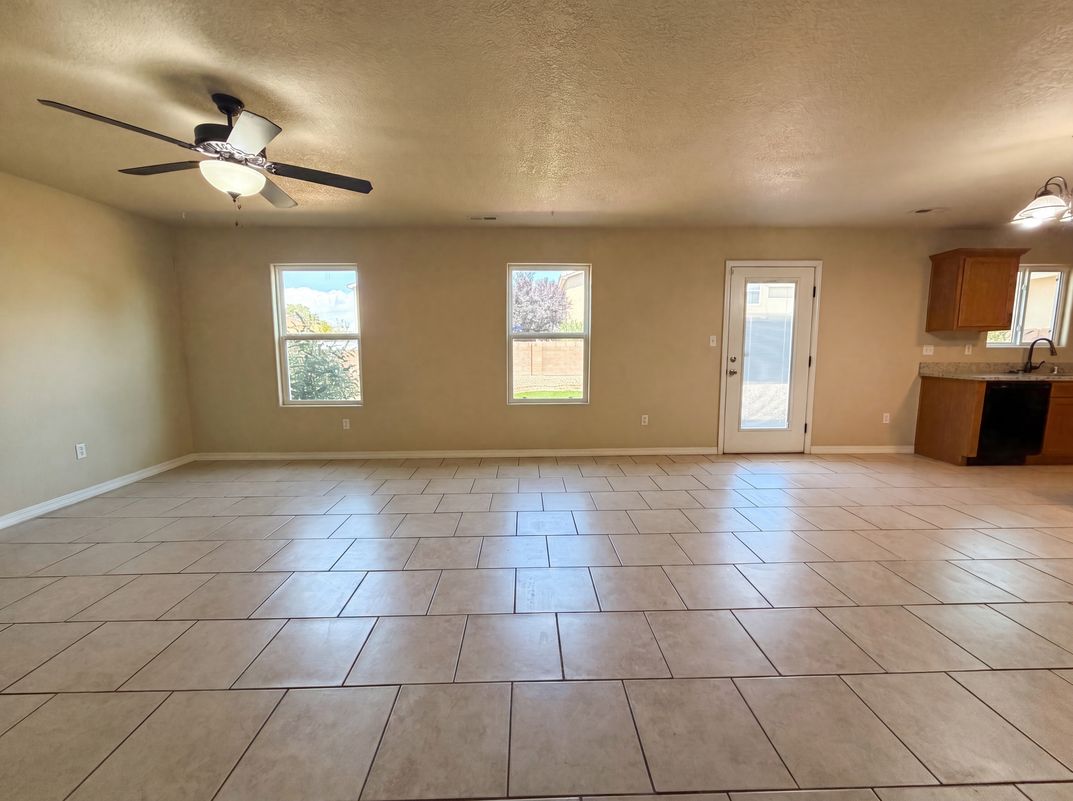 Property photo 3 of 1309 Spruce Meadows Dr NE