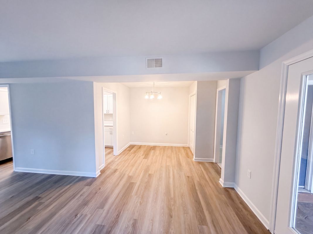Property photo 3 of 5025 Hillsboro Pike Apt 7A