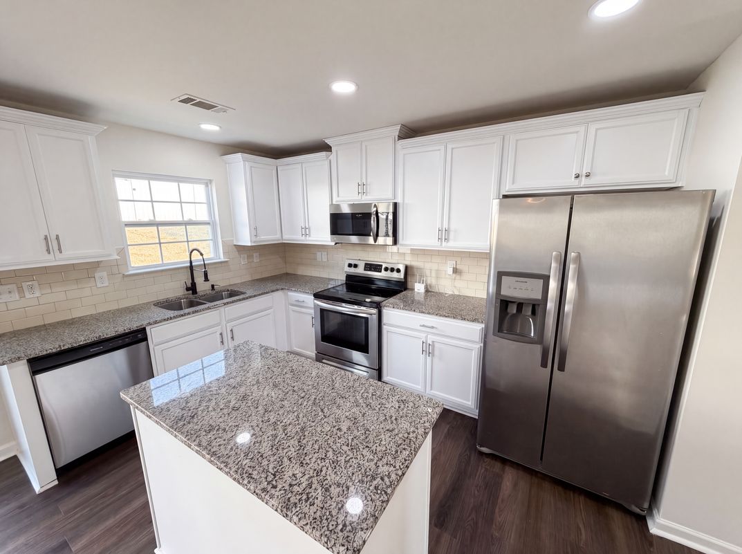 Property photo 2 of 9833 Wardley Dr