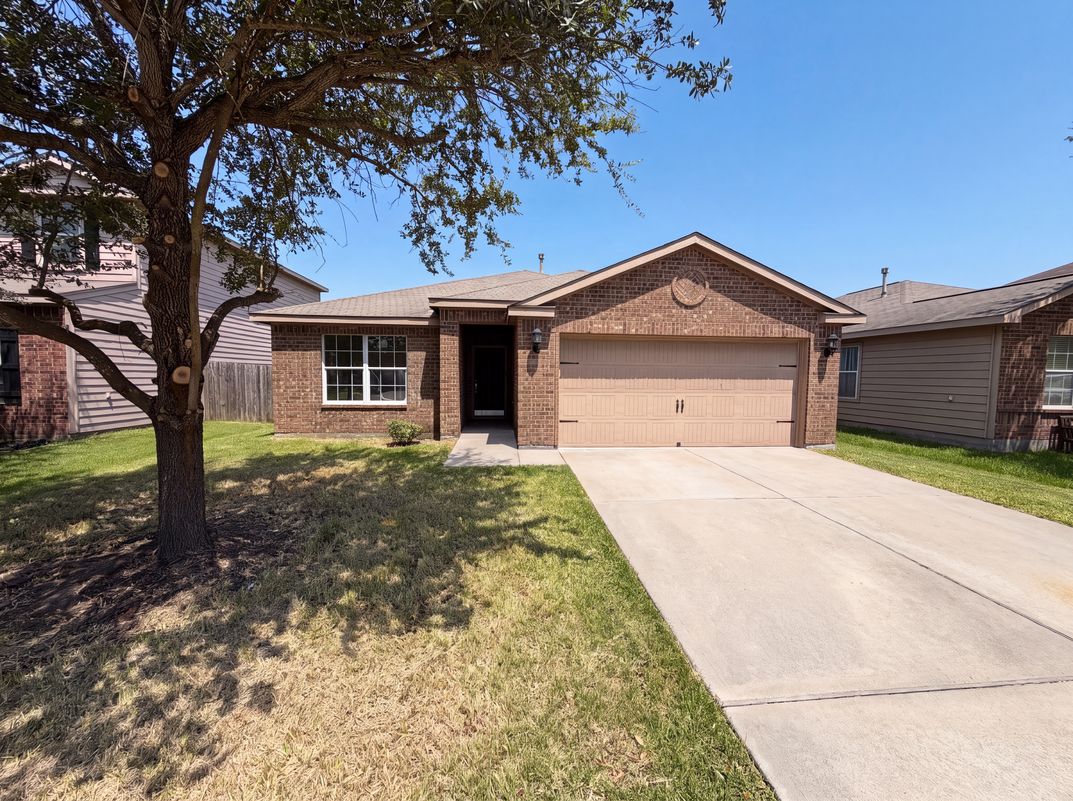 Property photo 1 of 907 Amaryllis Rd
