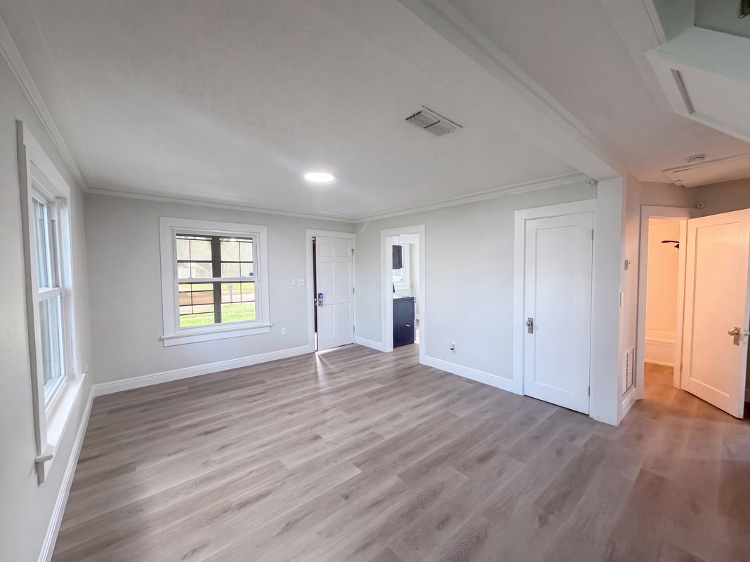 Property photo 3 of 802 Massachusetts Ave