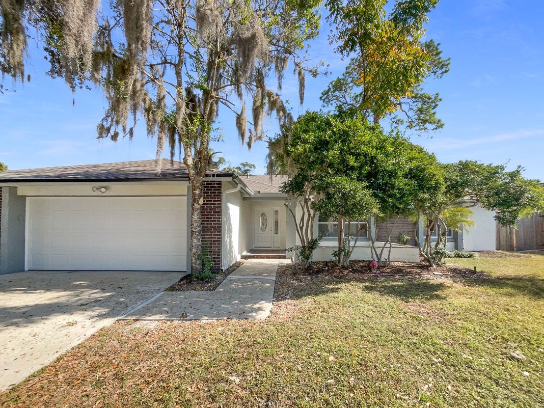 Property photo 1 of 831 Haulover Dr