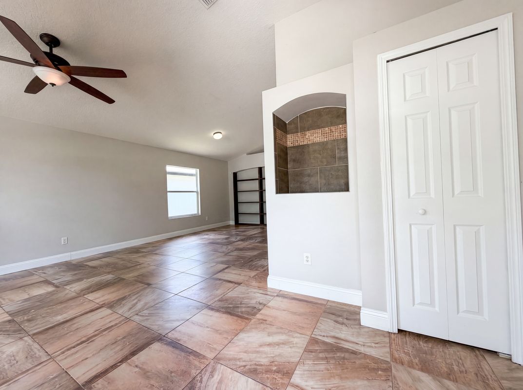 Property photo 3 of 617 Birchbark Trl