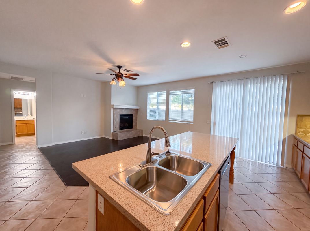 Property photo 2 of 38408 Tranquila Ave