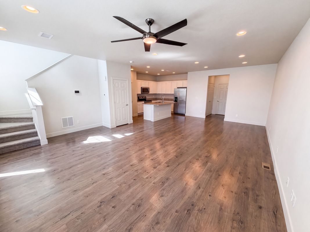 Property photo 3 of 16271 Bolling Dr