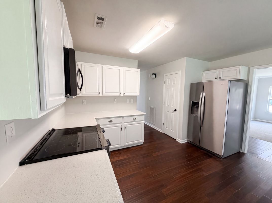 Photo 8 of 23 of 4024 Fifendrum Ln, Charlotte, NC