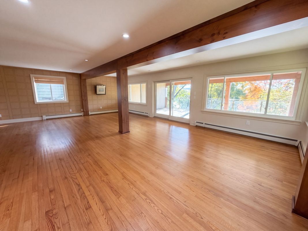 Property photo 3 of 50 E Summit St