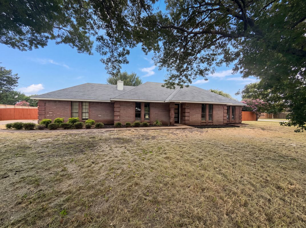 Property photo 1 of 127 Jason Dr