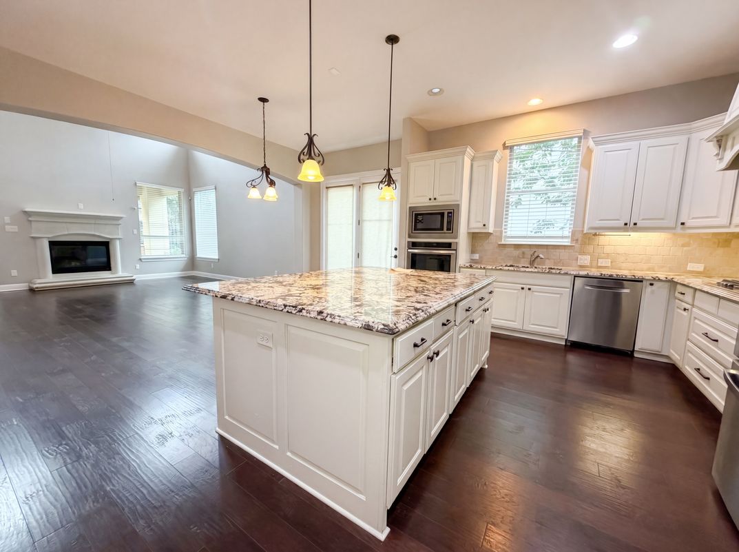 Property photo 2 of 2711 Mossgrove Park