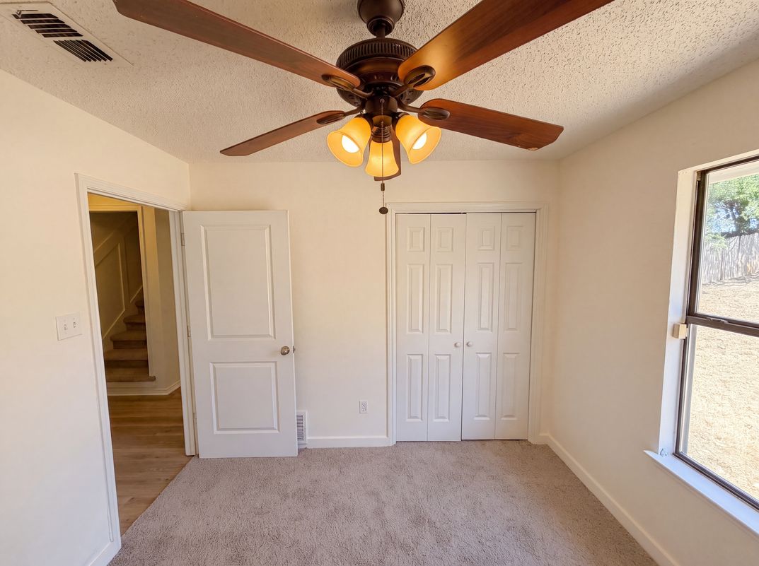 Photo 8 of 19 of 6612 Lakeside Dr, Lake Worth, TX