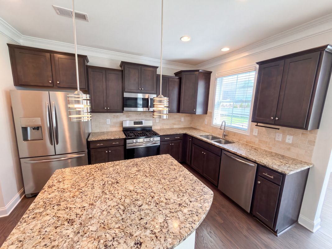 Property photo 2 of 5015 Sea Cliff Ln