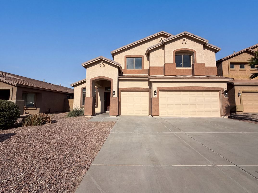 Property photo 1 of 18689 N Miller Way