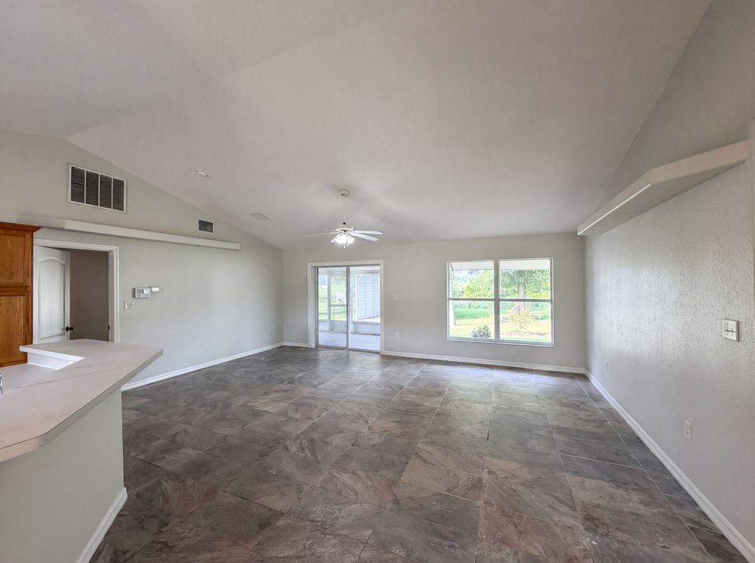 Property photo 3 of 314 Dupont Cir