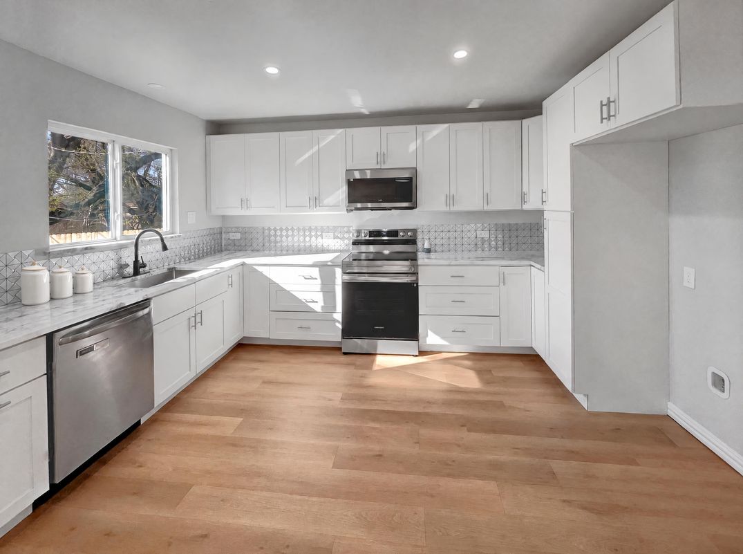 Property photo 2 of 9618 Tamalpais Dr