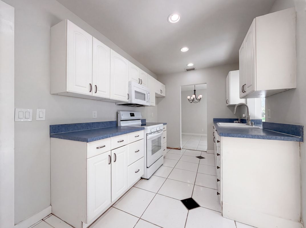 Property photo 2 of 4360 NW 12th Dr