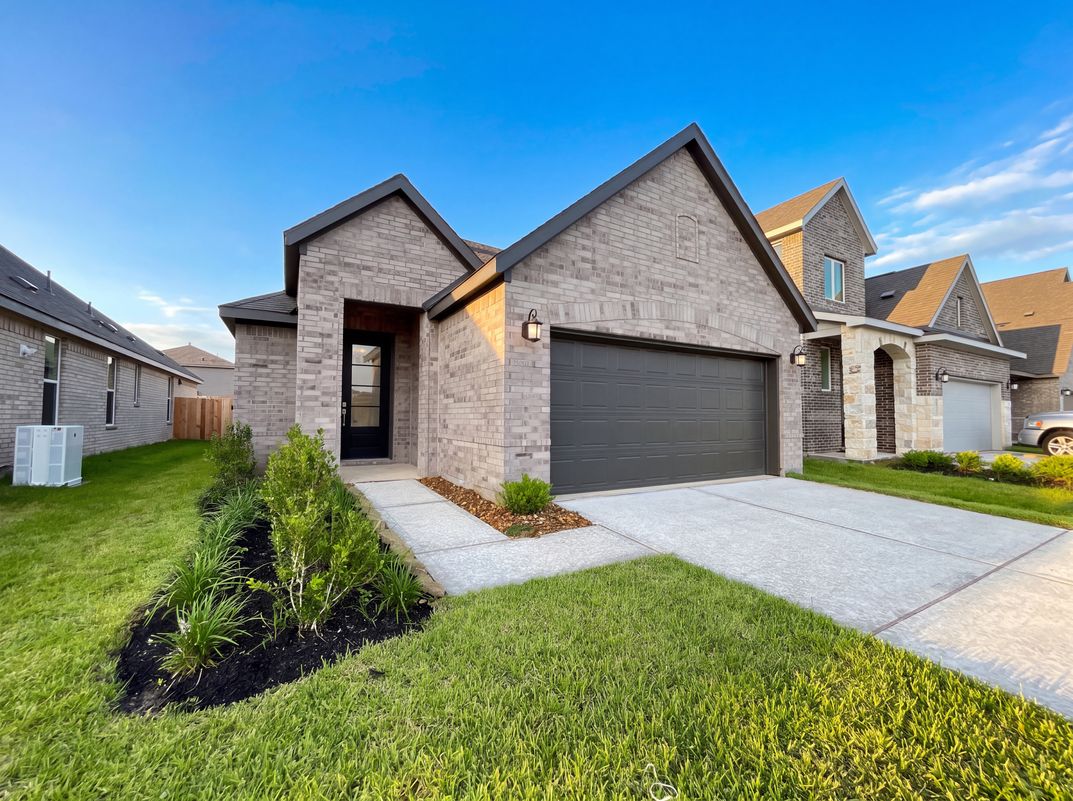 Property photo 1 of 21511 Colonial Meadow Creek Trl