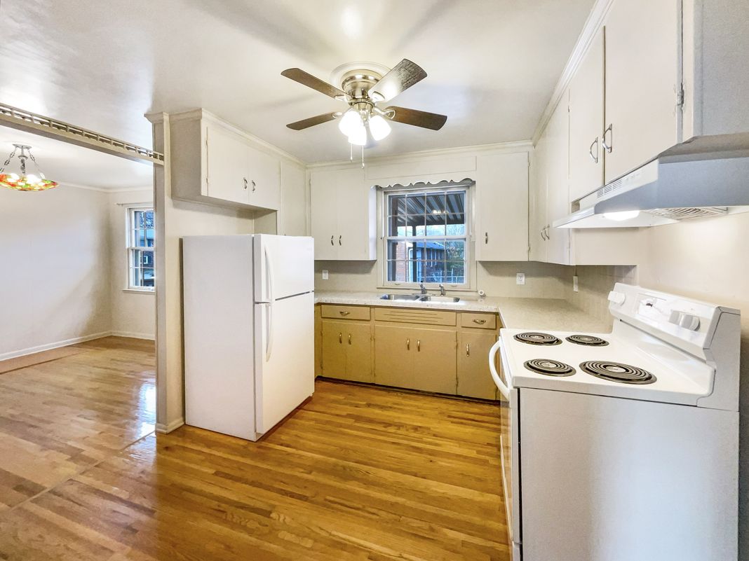 Property photo 2 of 90 Tusculum Rd