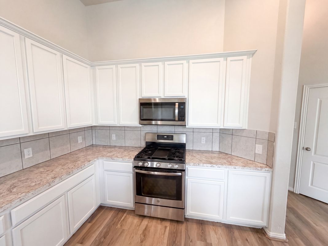 Property photo 2 of 7820 Amber Ct