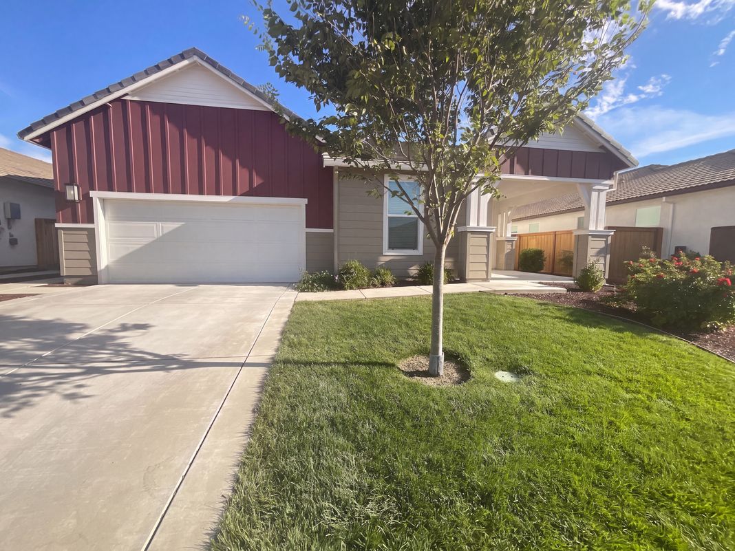 Property photo 1 of 4861 Peace Lily Ln