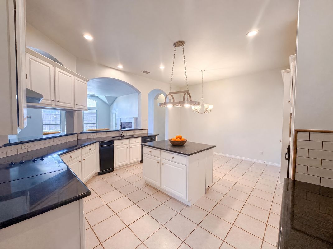 Property photo 2 of 6 Cimarron Ct