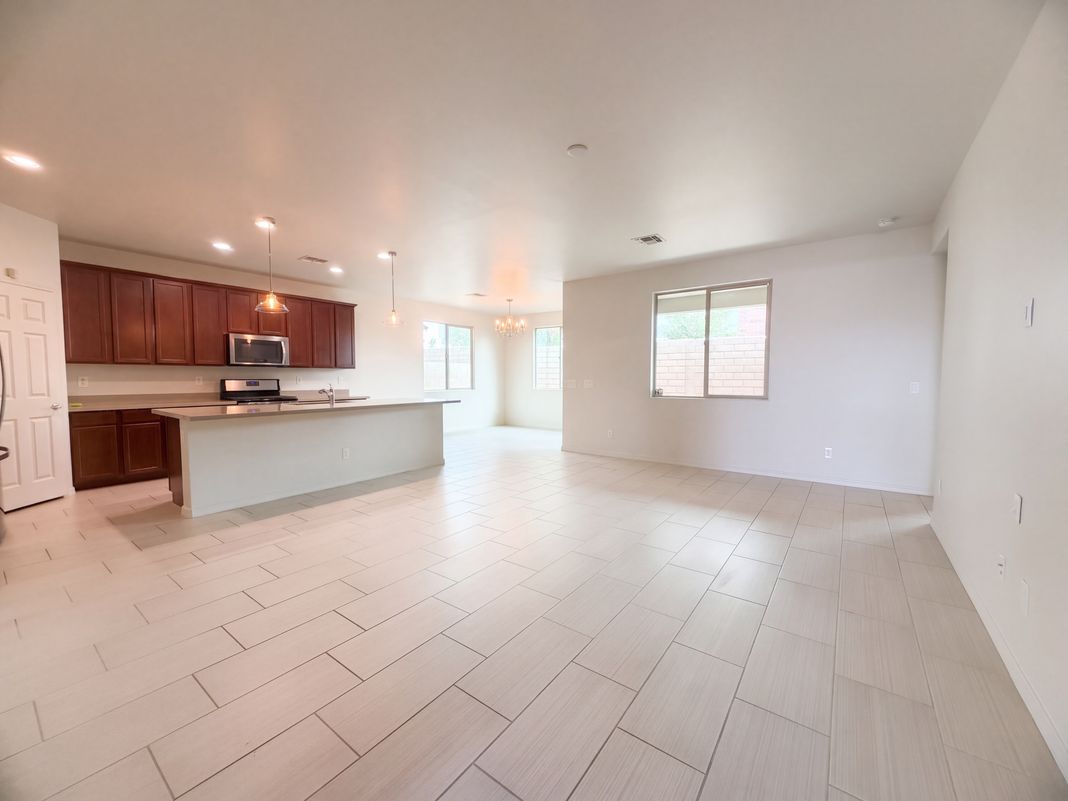 Property photo 3 of 9833 E Kinetic Dr