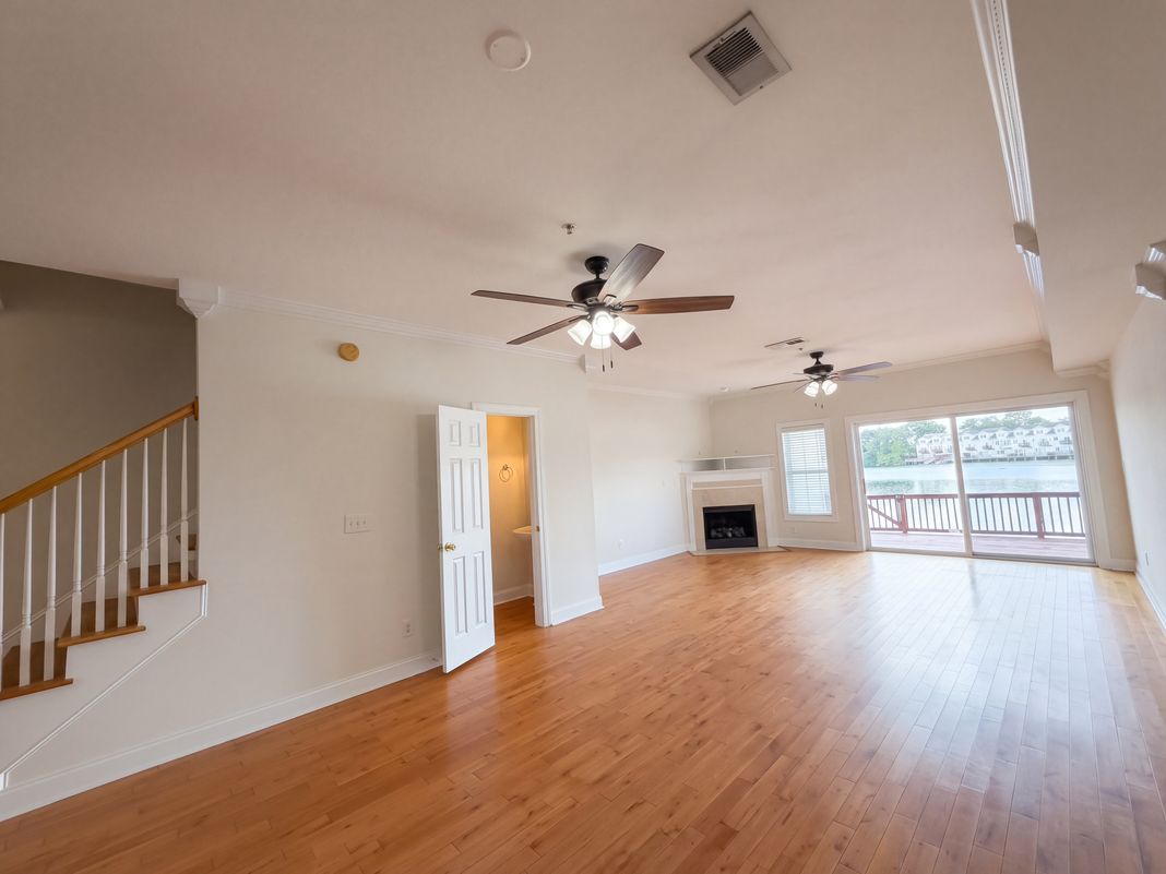 Property photo 3 of 4933 Lake Palmetto Ln