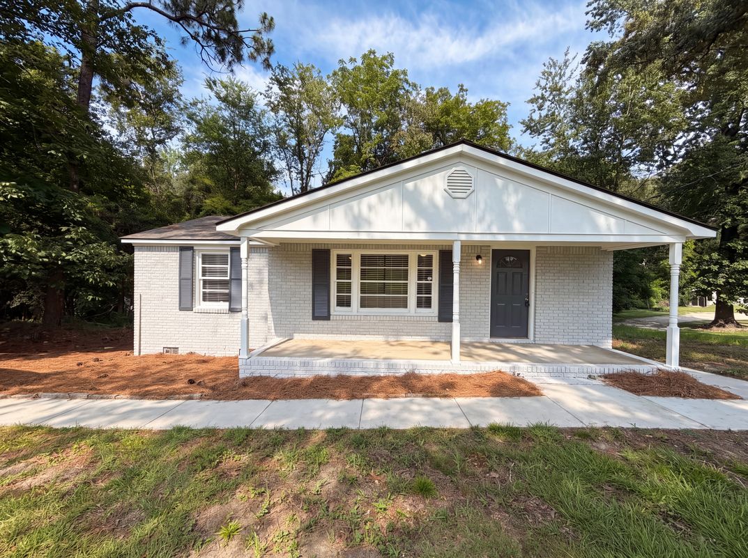 Property photo 1 of 1502 Pine St