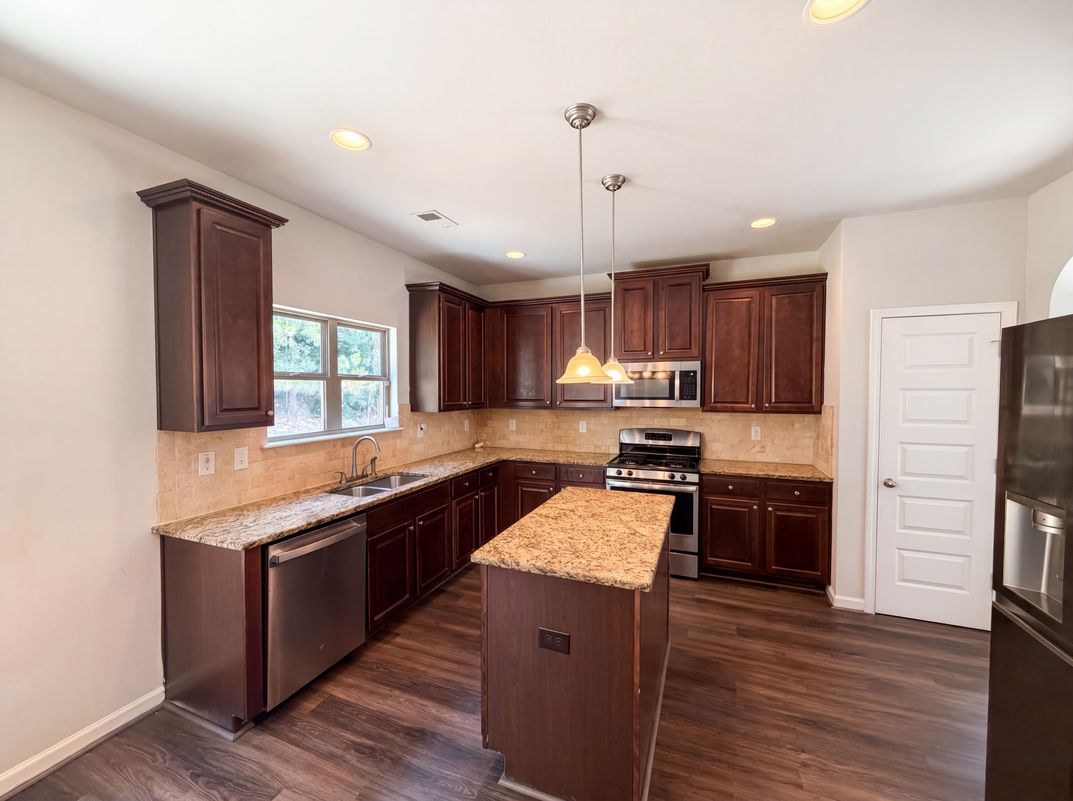 Property photo 2 of 2182 Apple Orchard Way