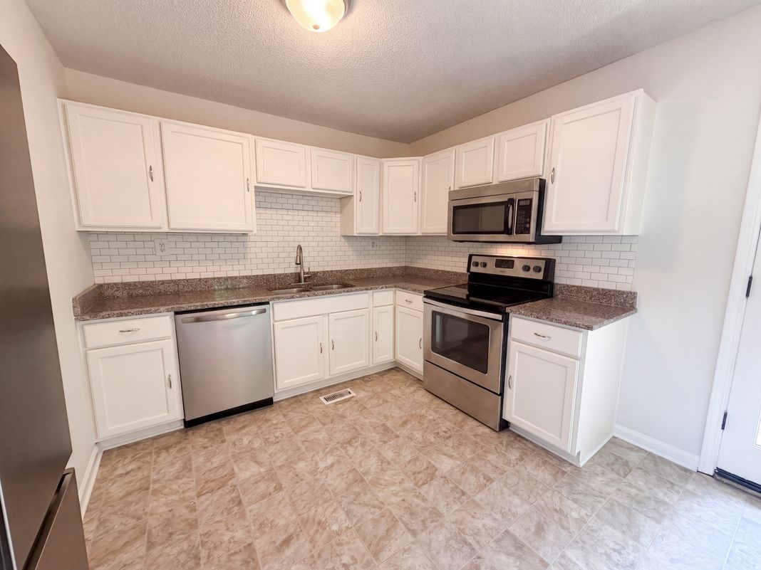 Property photo 2 of 109 Harmon Hill Ct
