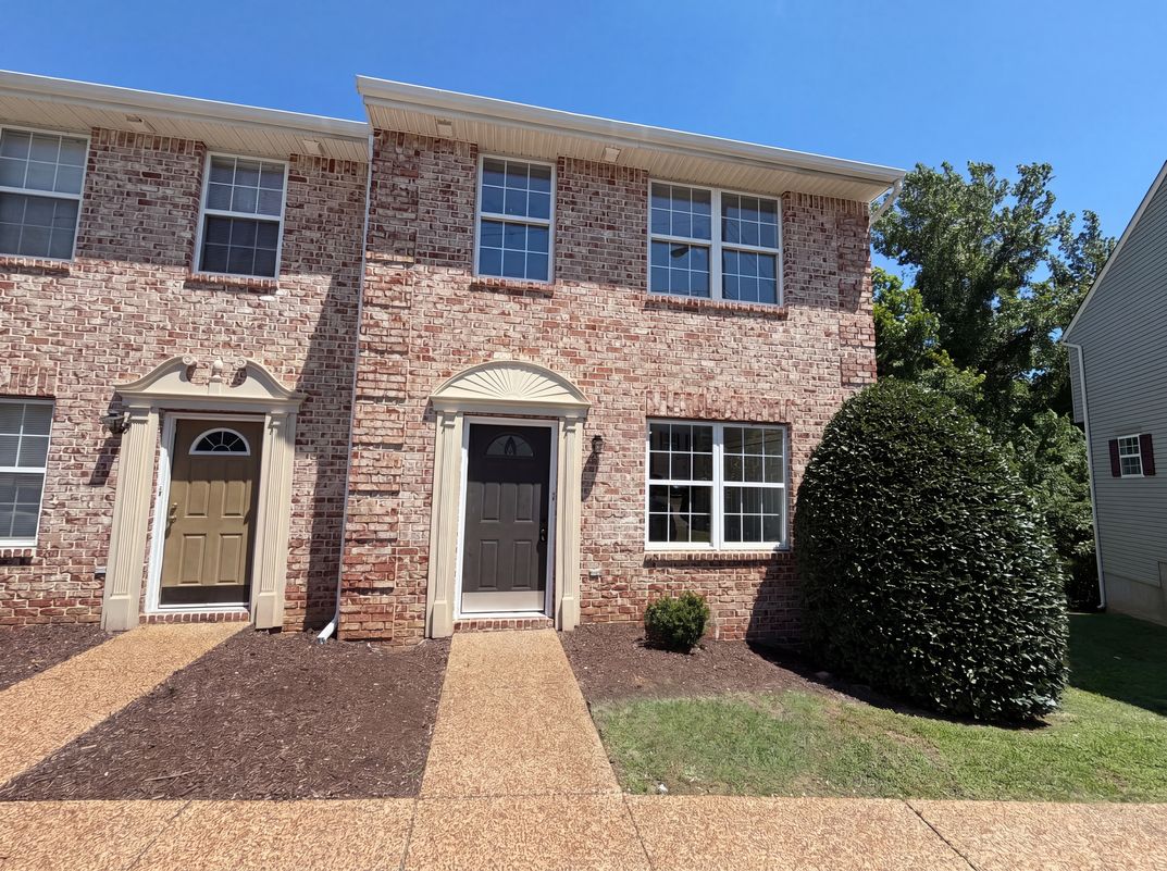Property photo 1 of 5170 Hickory Hollow Pkwy Unit 261