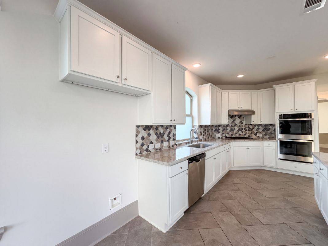 Property photo 2 of 6702 Terania Cir