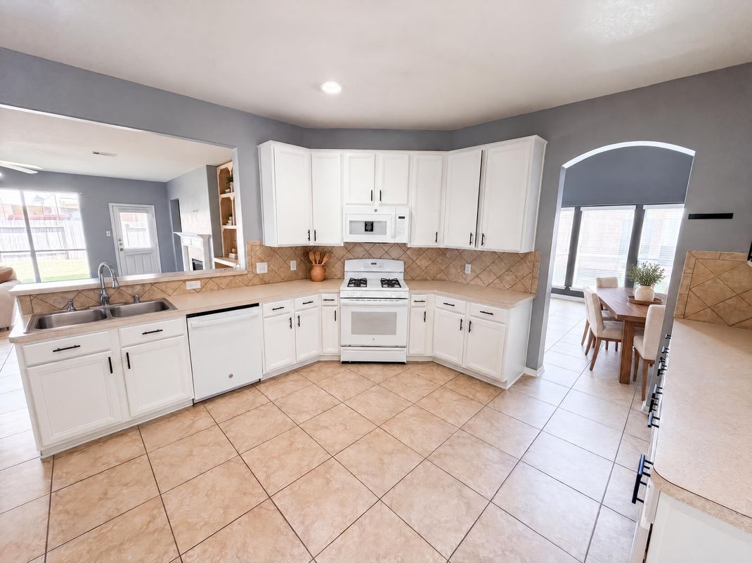 Property photo 2 of 20610 Wren Hollow Way