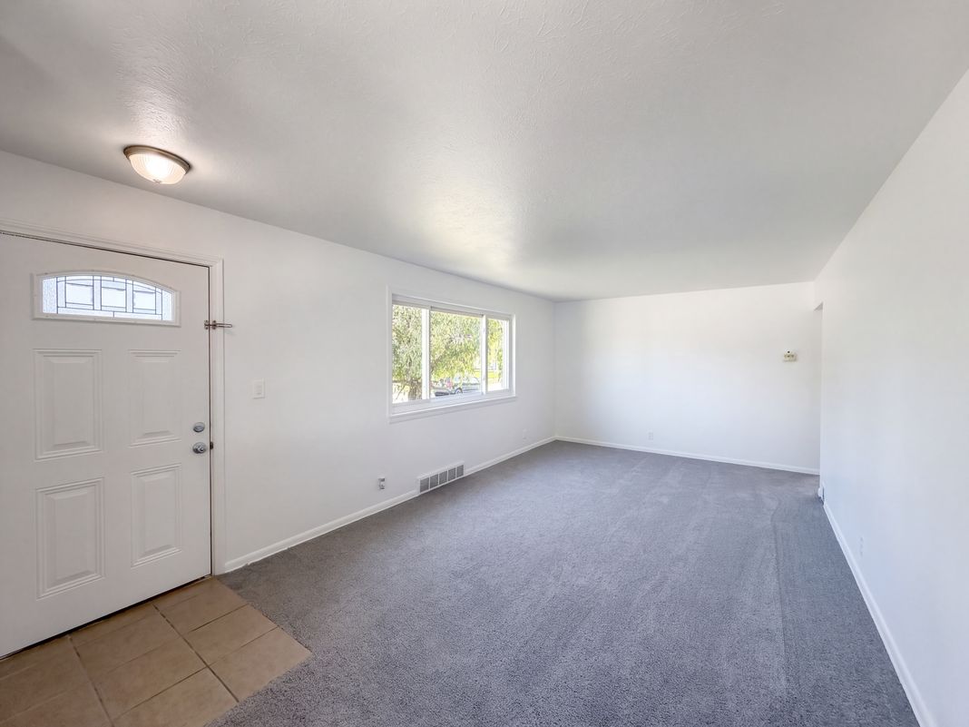 Property photo 3 of 6076 Robert Dr