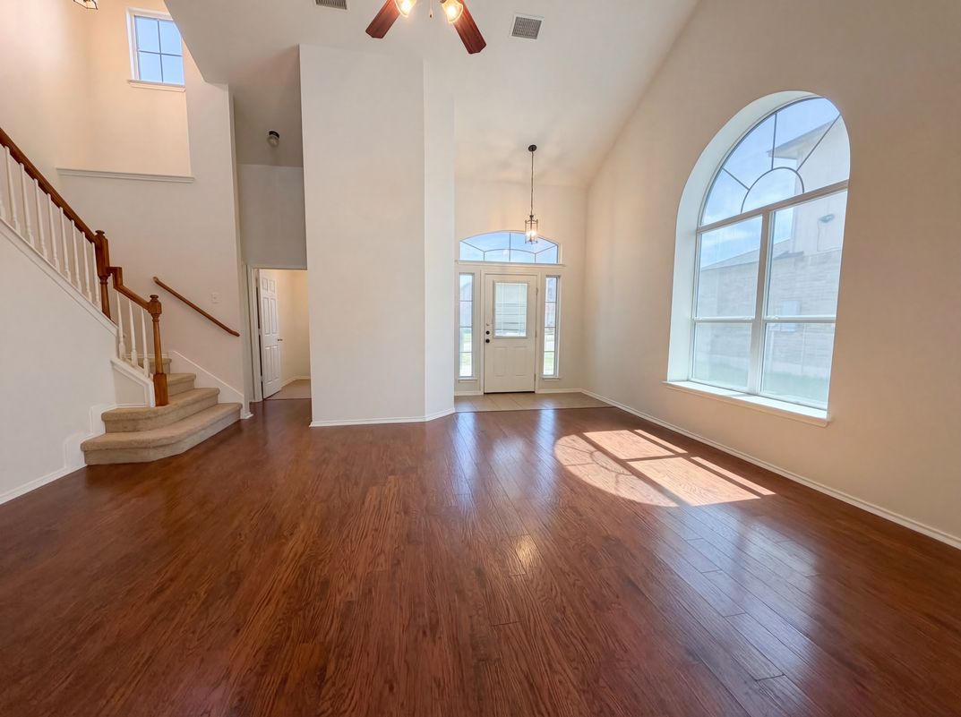 Property photo 3 of 5105 Willamette Ln