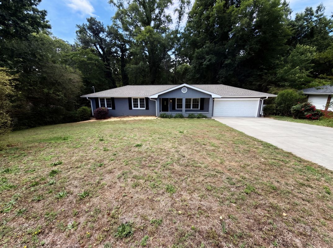 Property photo 1 of 190 Stroud Dr SE